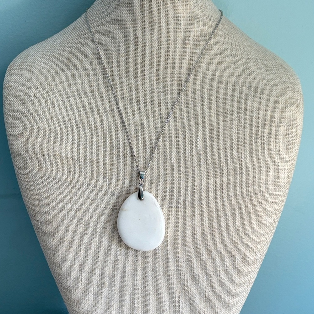 🟡New Elegant Sterling Silver White Howlite Pendant Necklace